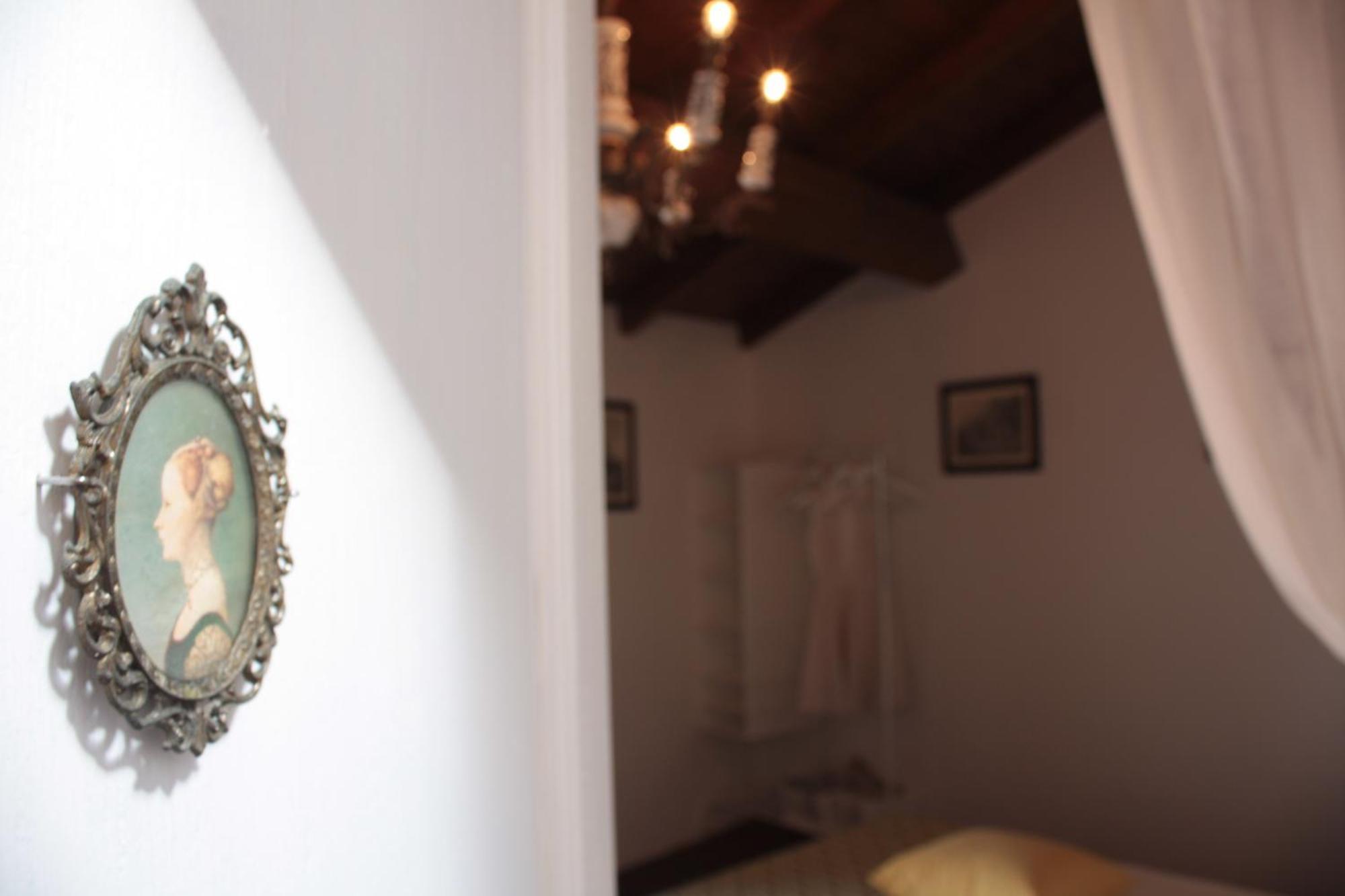Il Lupo Rosso Bed and Breakfast Santu Lussurgiu Værelse billede