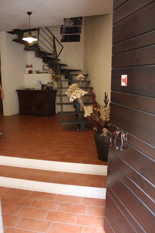 Il Lupo Rosso Bed and Breakfast Santu Lussurgiu Eksteriør billede
